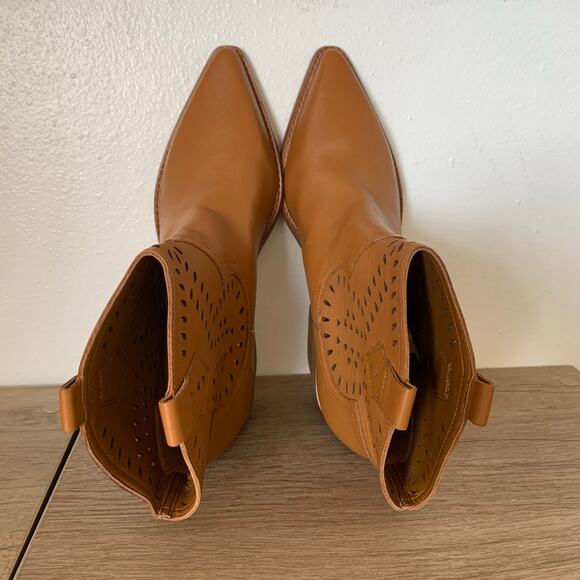 NWOB Marc Fisher Elyma Western Booties 9 Perforated Leather Pointed Toe Cowgirl - Picture 13 of 16